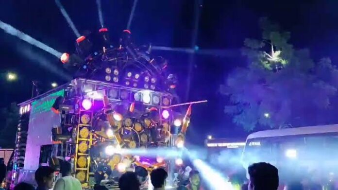 DJ sound effects on human body and loudspeaker act in india